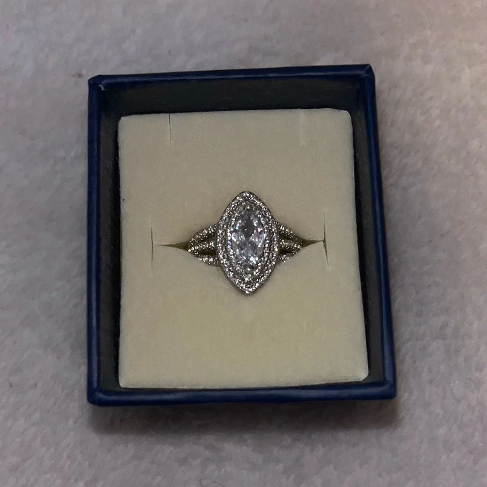 MIRADOR MARQUISE RING - Picture 2 of 6